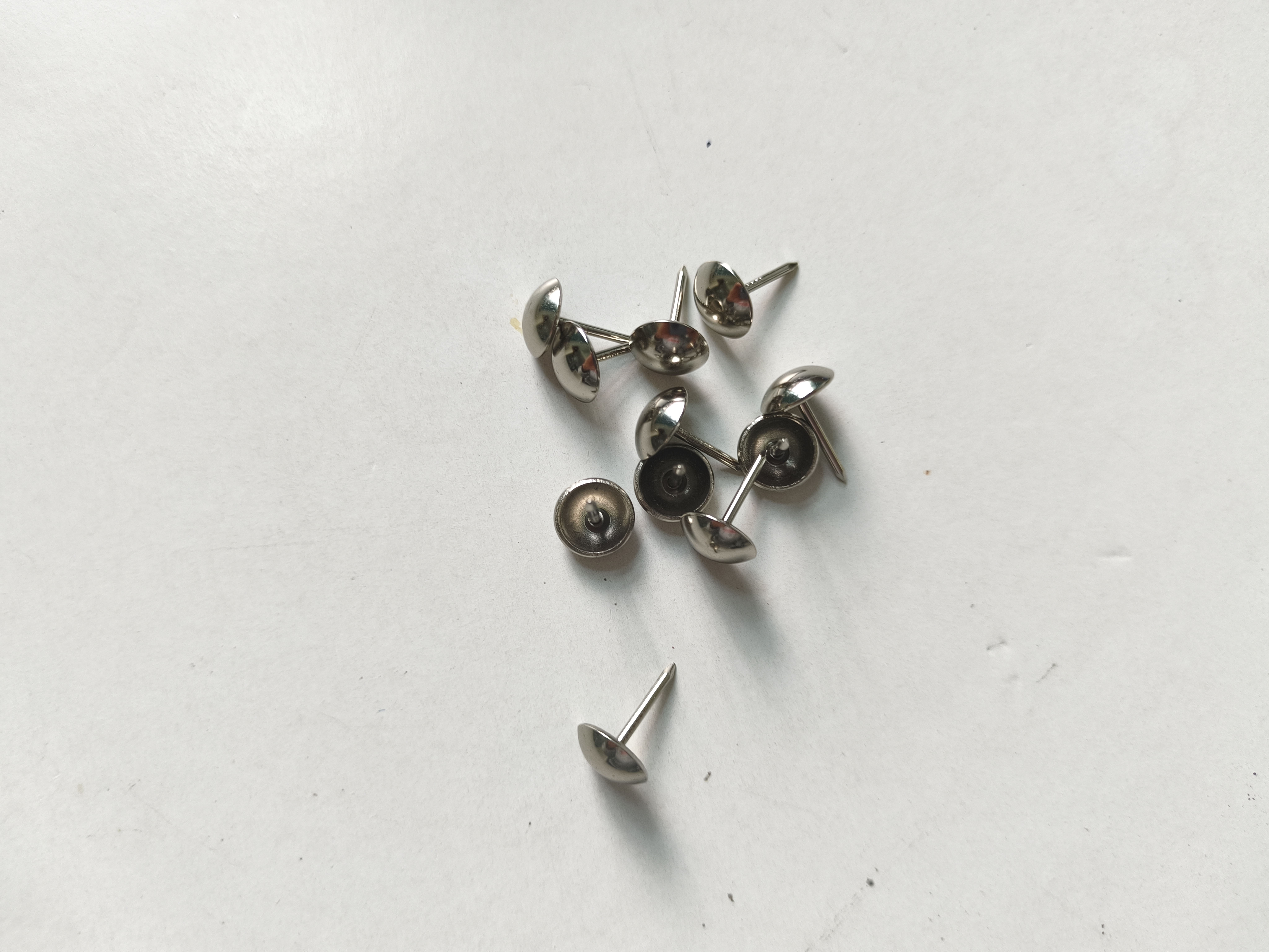 加厚电镀铁质装饰钉（可经盐雾测试）